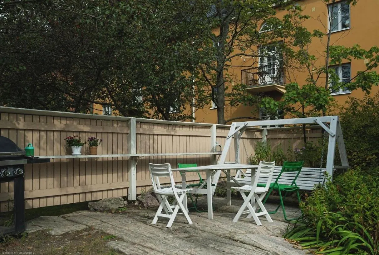Wooden House Studio With Shared Garden هلسنكي